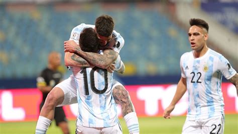 a que hora juega argentina uruguay